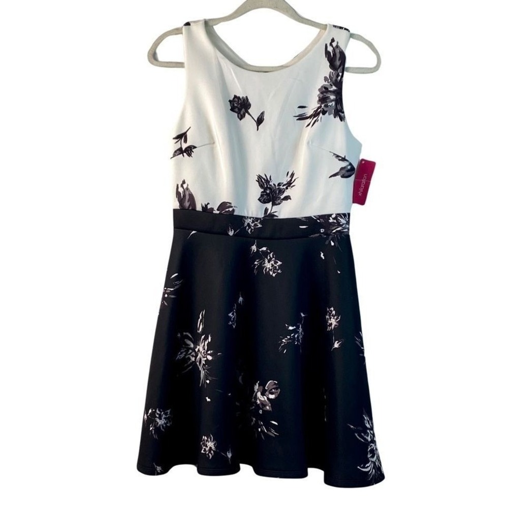 Xhilaration NWT Black White Floral Fit‎ & Flare Dress Women's M
